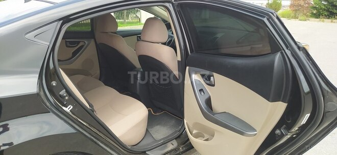 Hyundai Elantra 2015, 236,574 km - 1.8 л - Bakı