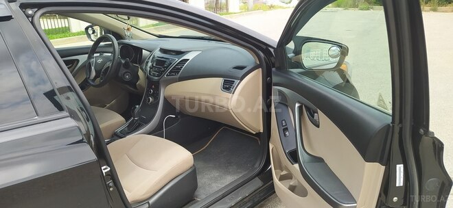 Hyundai Elantra 2015, 236,574 km - 1.8 л - Bakı