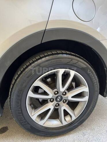Hyundai Santa Fe-14