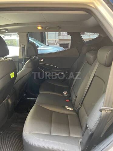 Hyundai Santa Fe-13