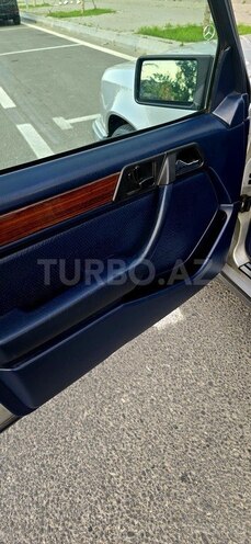 Mercedes E 220 1994, 213,000 km - 2.2 l - Bakı