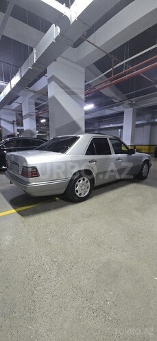 Mercedes E 220 1994, 213,000 km - 2.2 l - Bakı