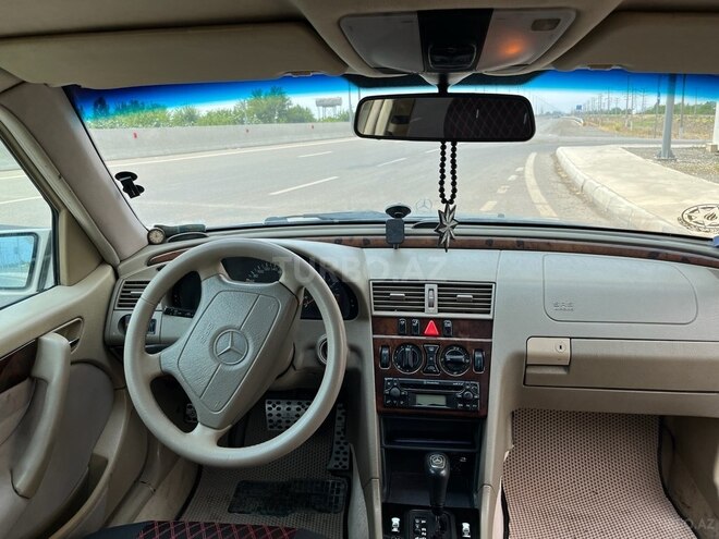 Mercedes C 240 1997, 404,000 km - 2.4 l - Ağdam