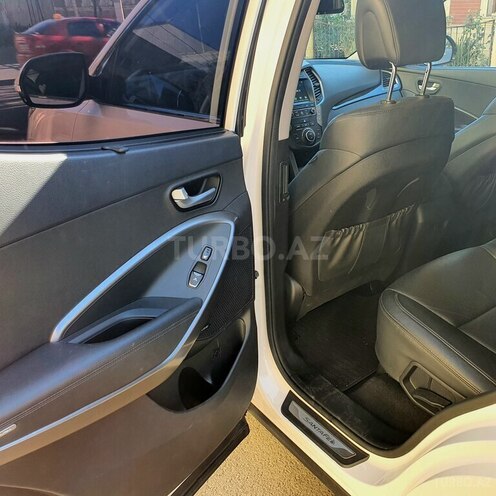 Hyundai Santa Fe-15