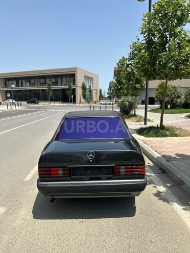 Mercedes 190-5