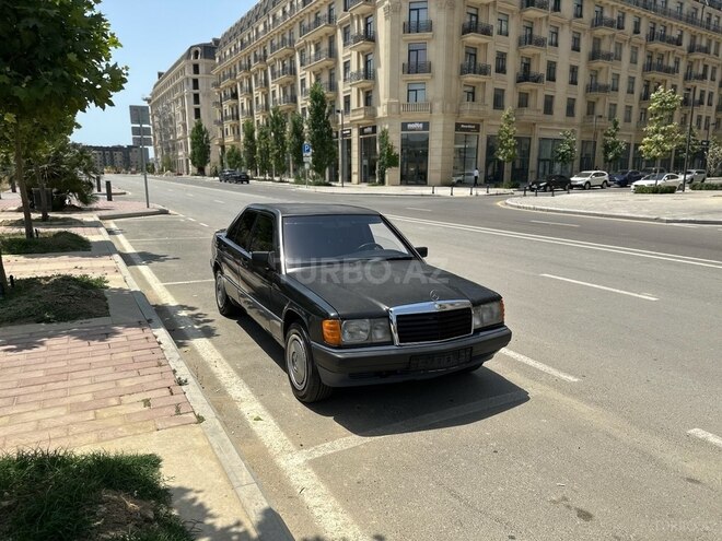 Mercedes 190-4