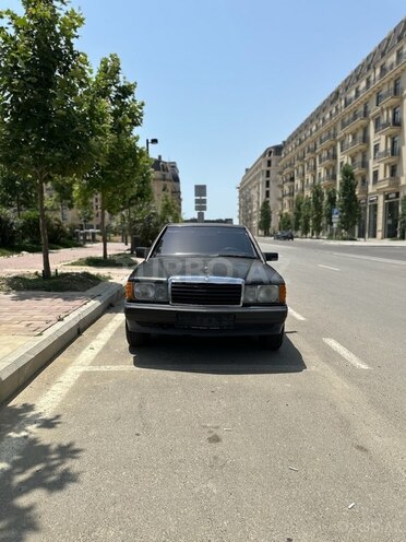 Mercedes 190-1