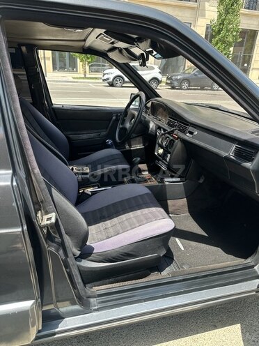 Mercedes 190-11
