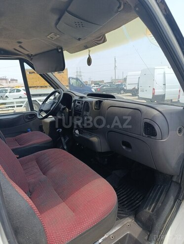 Ford Transit-6