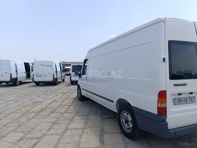 Ford Transit-8