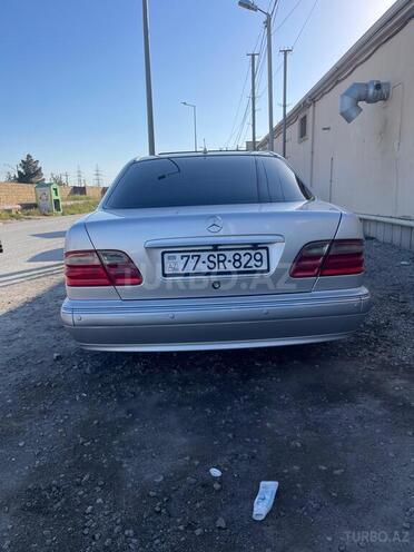 Mercedes E 240 1999, 298,000 km - 2.4 l - Bakı