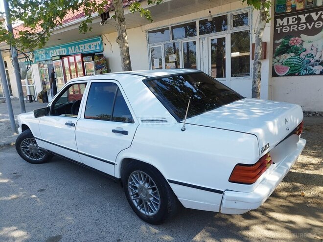 Mercedes 190 1986, 300,000 km - 2.0 l - Ağcabədi