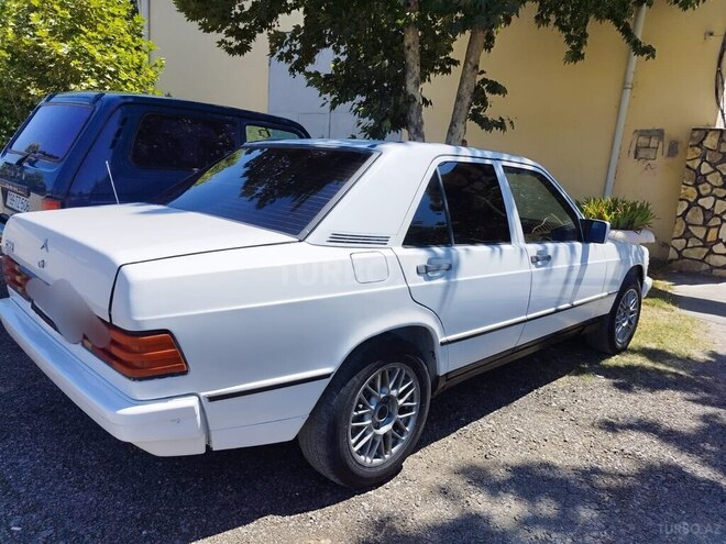 Mercedes 190 1986, 300,000 km - 2.0 l - Ağcabədi