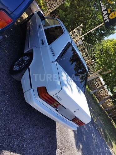 Mercedes 190 1986, 300,000 km - 2.0 l - Ağcabədi
