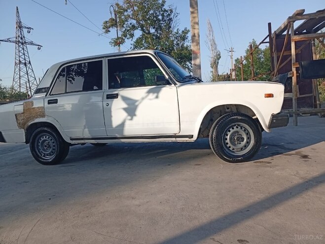 LADA (VAZ) 2107 2004, 75,000 km - 1.5 л - Ucar