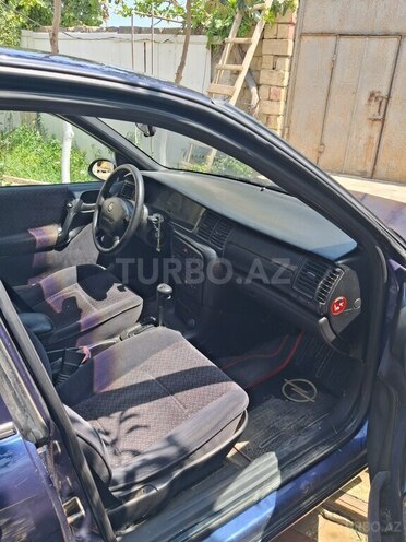 Opel Vectra 1996, 300,000 km - 2.0 l - Bakı