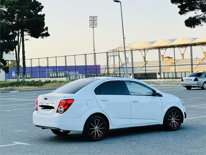 Chevrolet Aveo-3