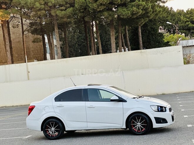 Chevrolet Aveo-5