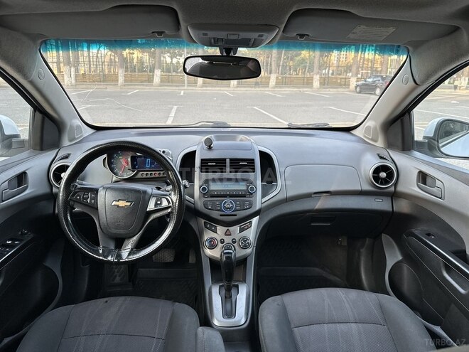 Chevrolet Aveo-10
