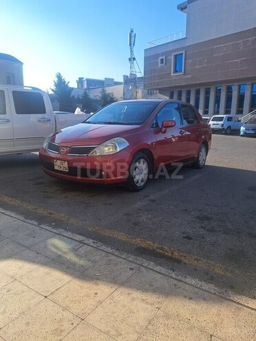 Nissan Tiida-10