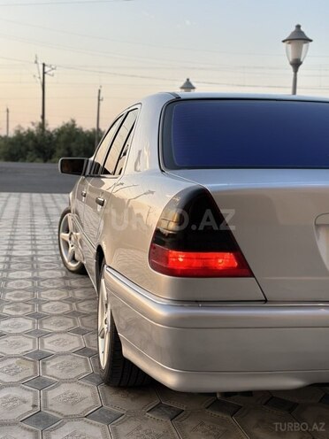 Mercedes C 230 2000, 278,000 km - 2.3 l - Saatlı