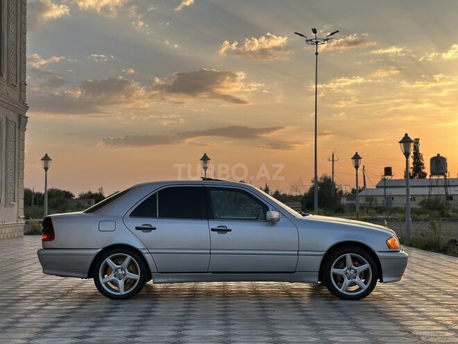 Mercedes C 230 2000, 278,000 km - 2.3 l - Saatlı