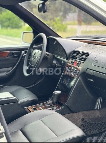 Mercedes C 230 2000, 278,000 km - 2.3 l - Saatlı