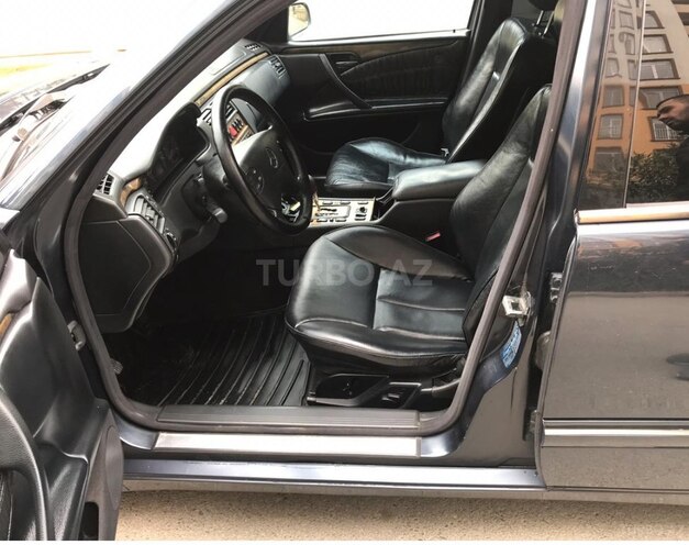 Mercedes E 270 2000, 214,555 km - 2.7 l - Bakı