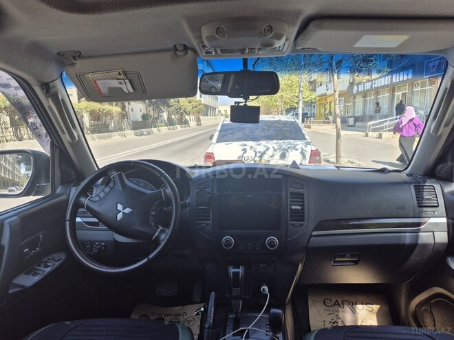 Mitsubishi Pajero 2011, 272,000 km - 3.5 л - Bakı