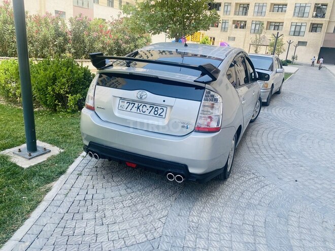 Toyota Prius-5