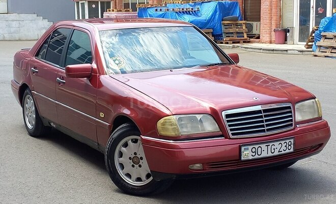 Mercedes C 180 1995, 120,000 km - 1.8 l - Gəncə
