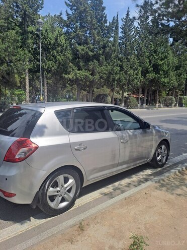 Kia Ceed 2009, 230,000 km - 1.4 л - Ucar