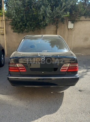 Mercedes E 270 2001, 474,620 km - 2.7 l - Bakı