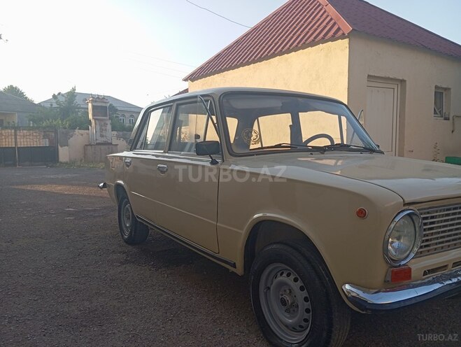 LADA (VAZ) 21011 1984, 65,000 km - 1.5 л - Tovuz