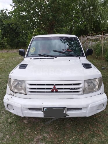 Mitsubishi Pajero io 1999, 600,000 km - 1.8 л - Bakı