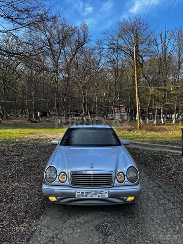 Mercedes E 230 1997, 470,000 km - 2.3 l - Quba