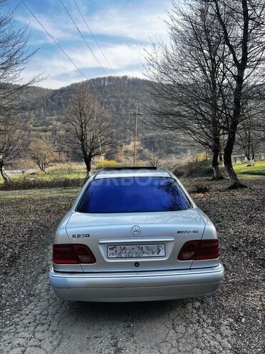 Mercedes E 230 1997, 470,000 km - 2.3 l - Quba