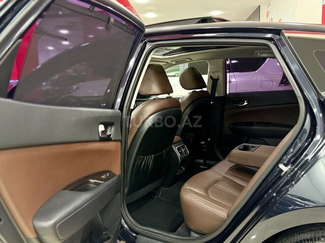 Kia K5-31
