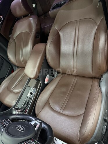Kia K5-33