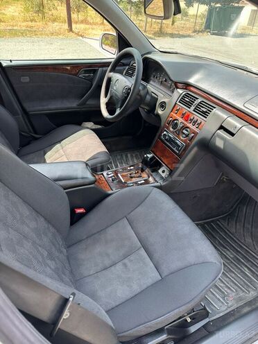 Mercedes E 220 d 1999, 700,000 km - 2.2 l - Bakı