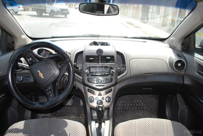 Chevrolet Aveo-3