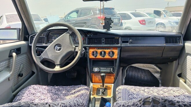 Mercedes 190 1992, 323,220 km - 2.0 l - Sumqayıt