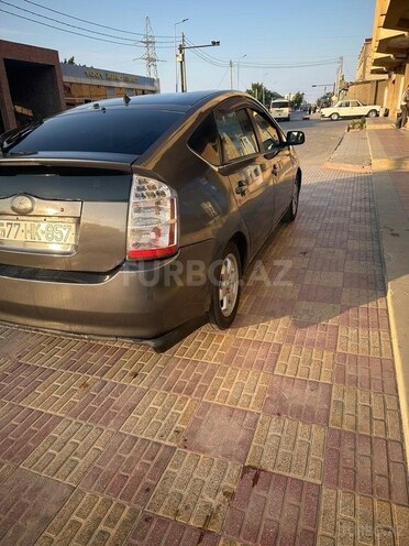 Toyota Prius-3