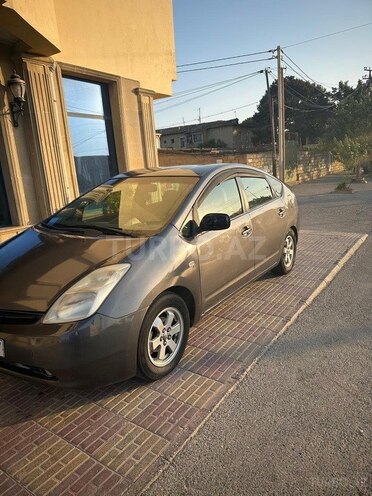 Toyota Prius-5