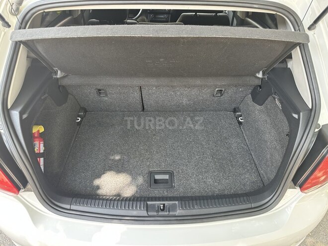 Volkswagen Polo 2010, 131,000 km - 1.4 l - Bakı