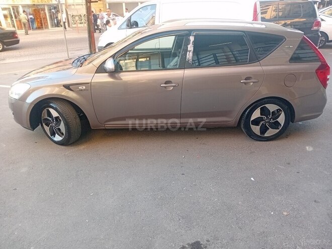Kia  2008, 226,500 km - 1.4 l - Bakı