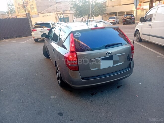 Kia  2008, 226,500 km - 1.4 l - Bakı