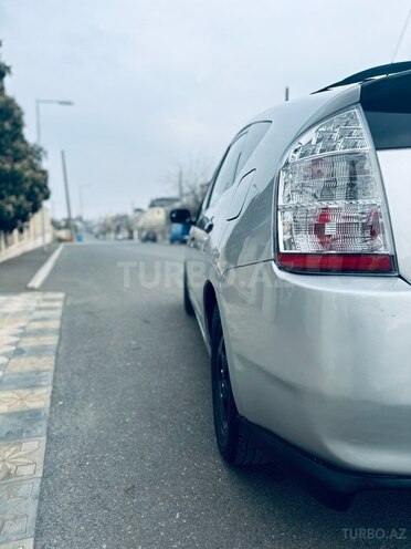 Toyota Prius-8