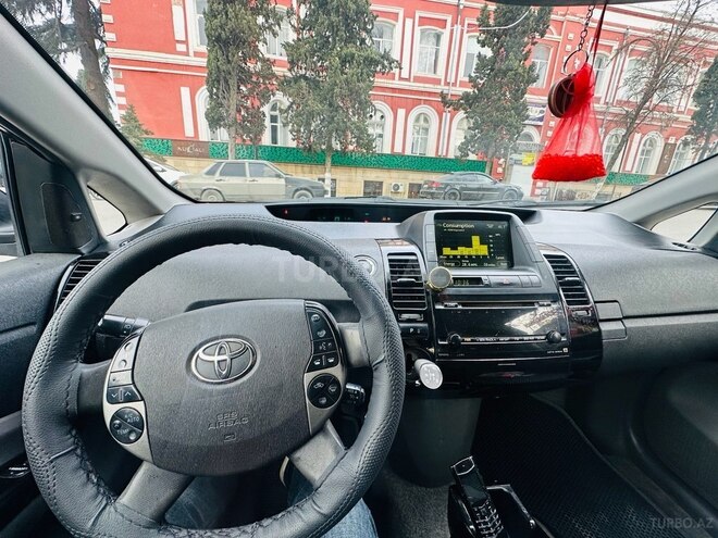 Toyota Prius-2