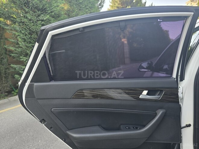 Hyundai Sonata-15